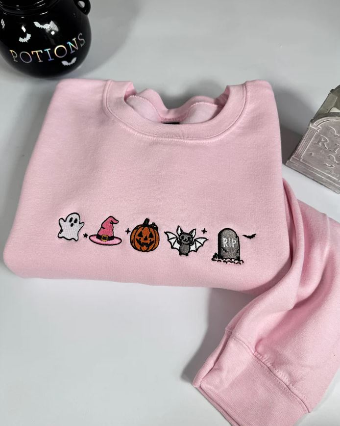 tryutui An embroidered Halloween sweatshirt is very sustainable.