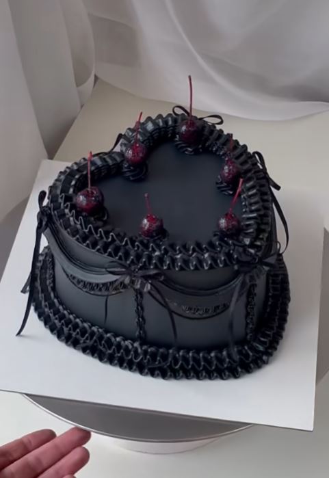 Everyone is obsessed with edible gifts, especially on indulgence occasion like Halloween. Everyone is obsessed with edible gifts, especially on indulgence occasion like Halloween.