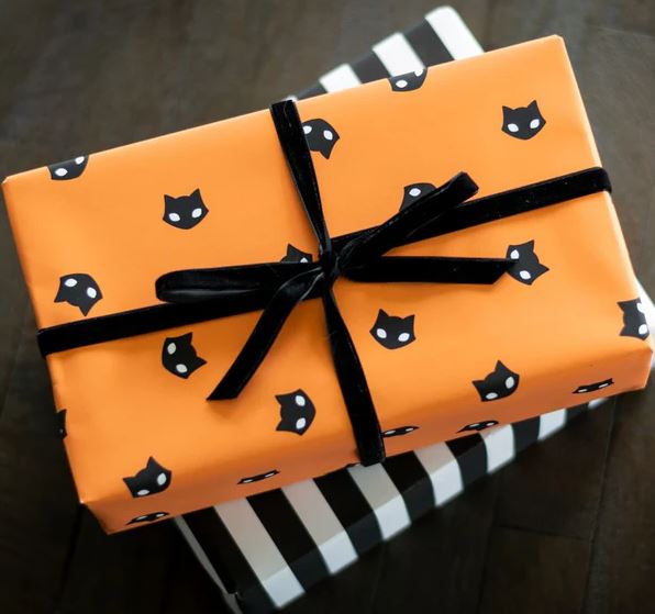 Gift presentation is also very important